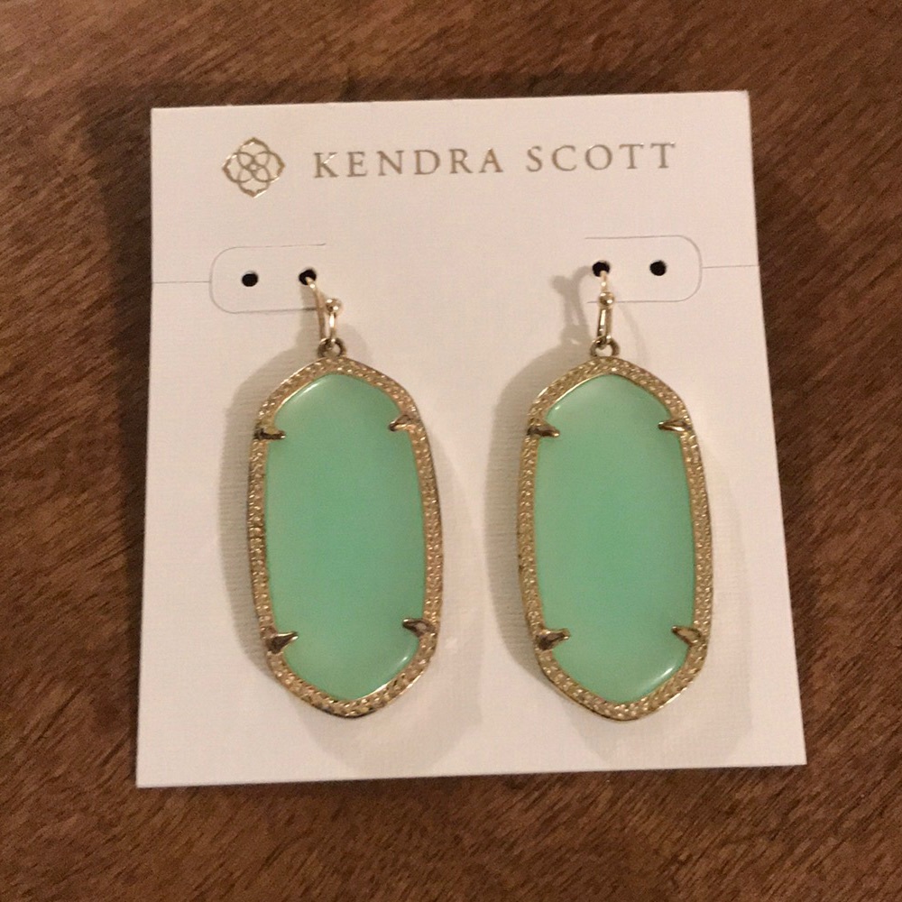 Kendra Scott Elle gold earrings in chalcedony